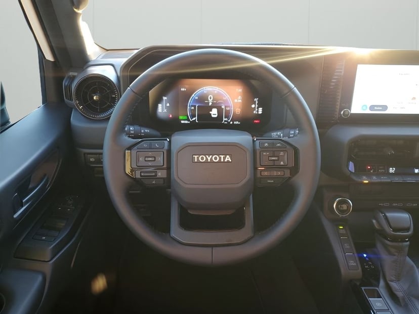 2025 Toyota Land Cruiser - Image 24