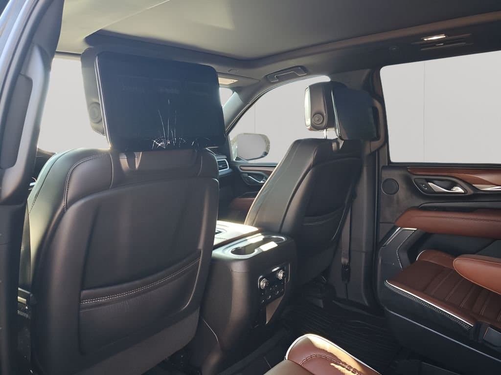 2023 GMC Yukon - Image 18