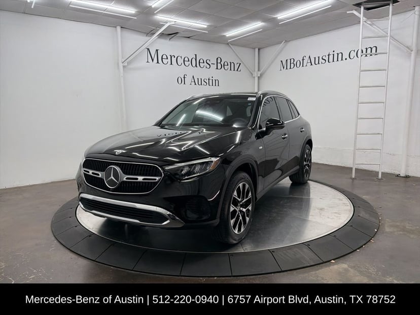 2025 Mercedes-Benz GLC - Image 3