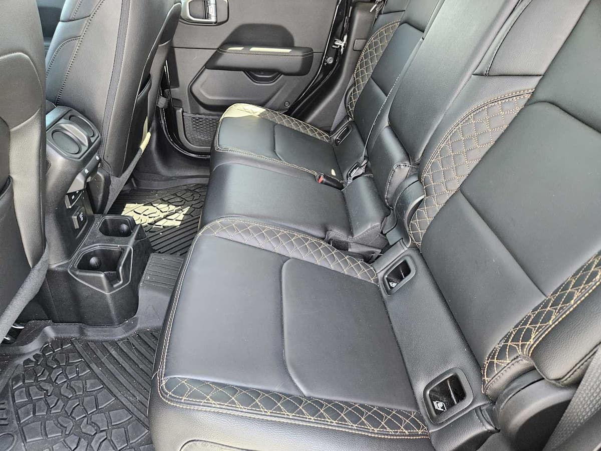 2023 Jeep Gladiator - Image 24