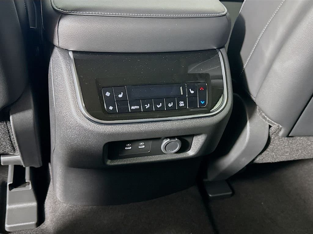 2026 INFINITI QX80 - Image 31