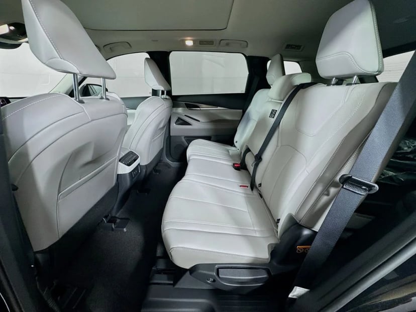 2027 INFINITI QX60 - Image 29