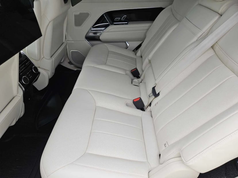 2023 Land Rover Range Rover - Image 23