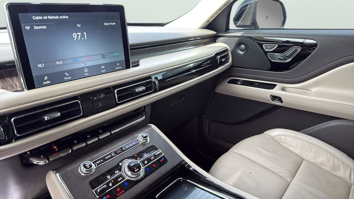 2023 Lincoln Aviator - Image 20