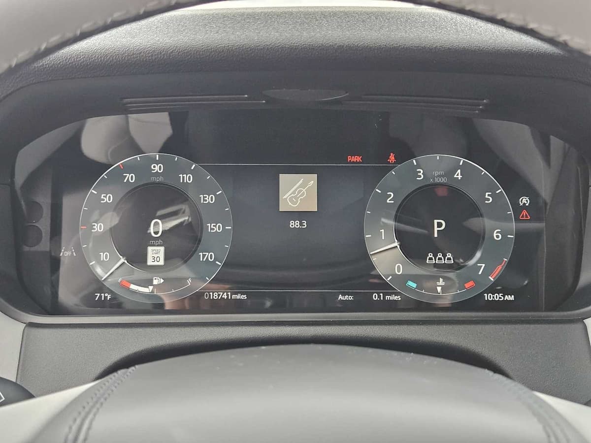 2025 Land Rover Range Rover Velar - Image 14