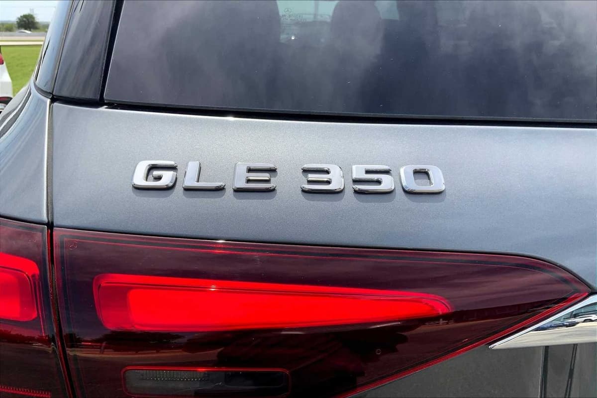 2025 Mercedes-Benz GLE 350 - Image 7
