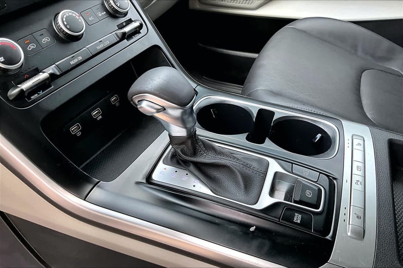 2023 Kia Carnival - Image 16