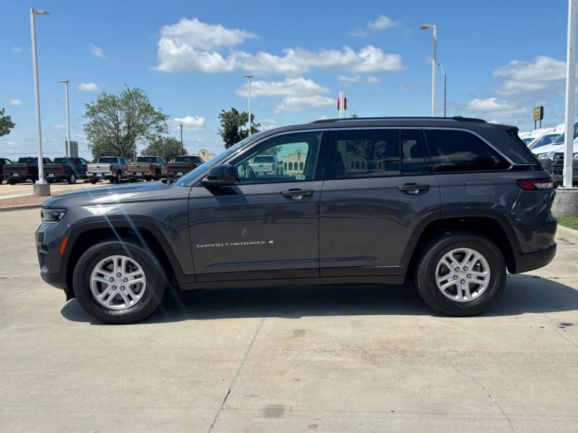 2024 Jeep Grand Cherokee - Image 2