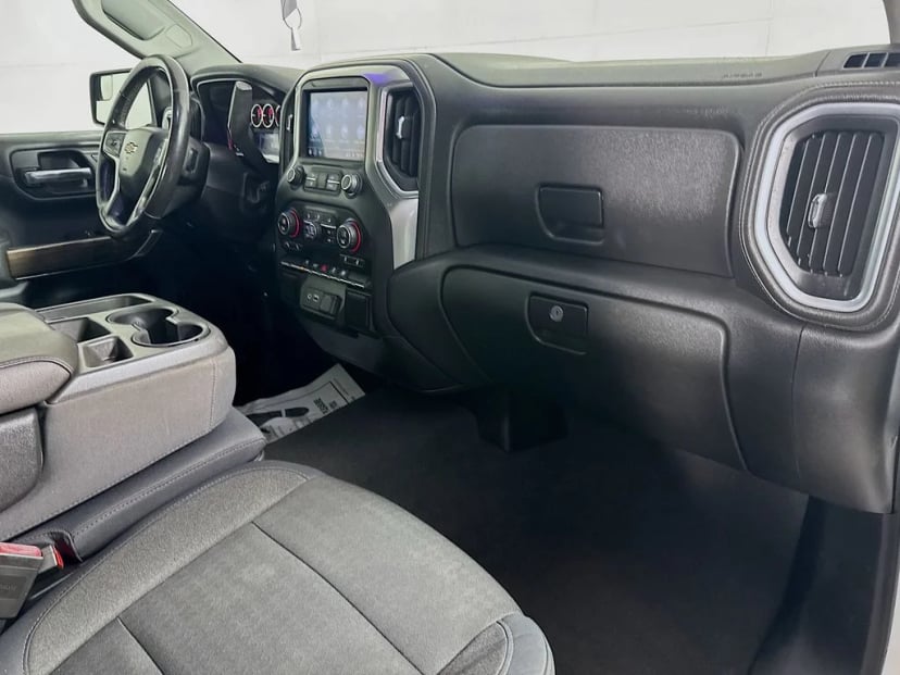 2019 Chevrolet Silverado 1500 - Image 33