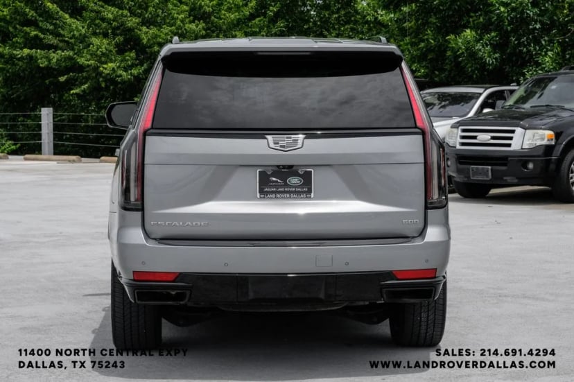 2023 Cadillac Escalade - Image 11