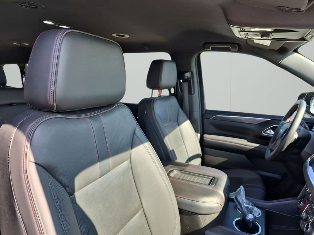 2022 Chevrolet Suburban - Image 15