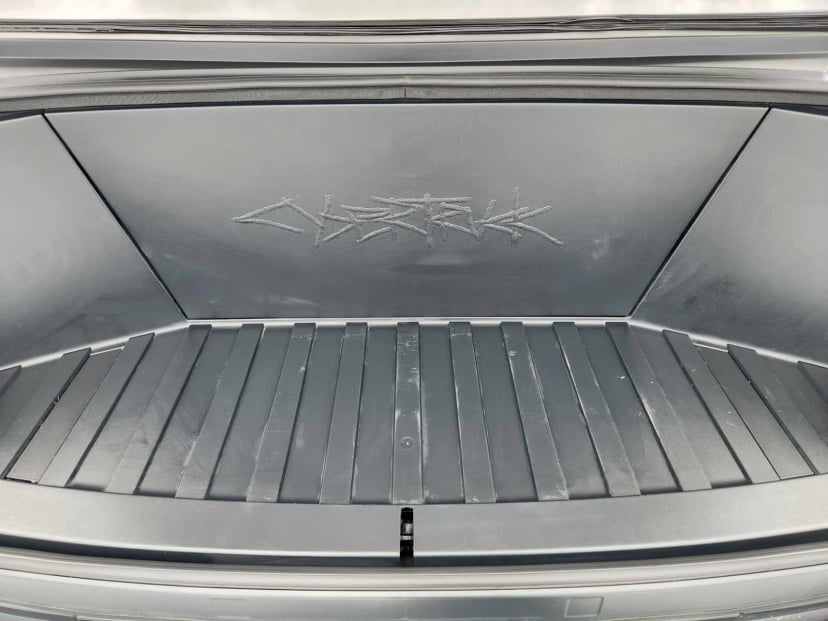 2024 Tesla Cybertruck - Image 27