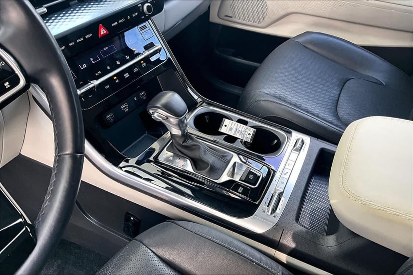 2024 Kia Carnival - Image 17