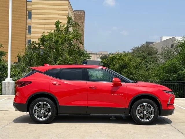 2025 Chevrolet Blazer - Image 5