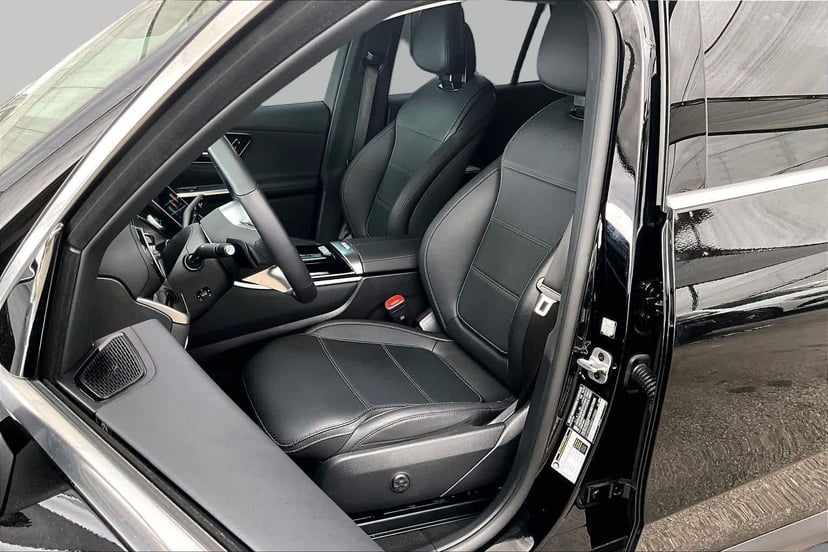 2025 Mercedes-Benz GLC 350e - Image 8