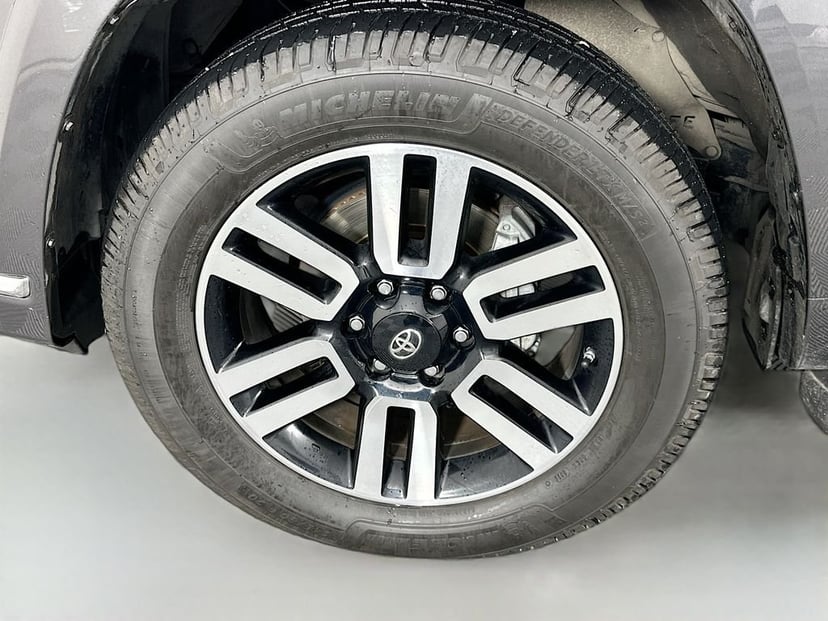 2018 Toyota 4Runner - Image 31