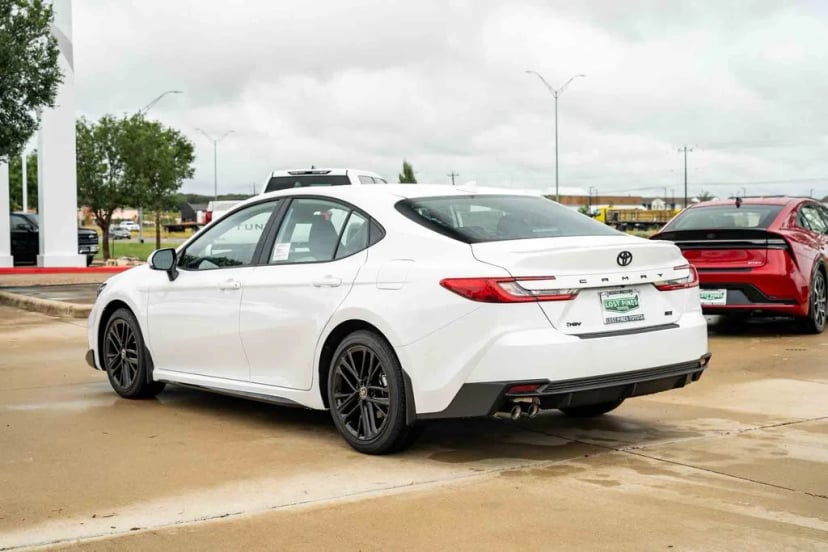 2026 Toyota Camry - Image 2
