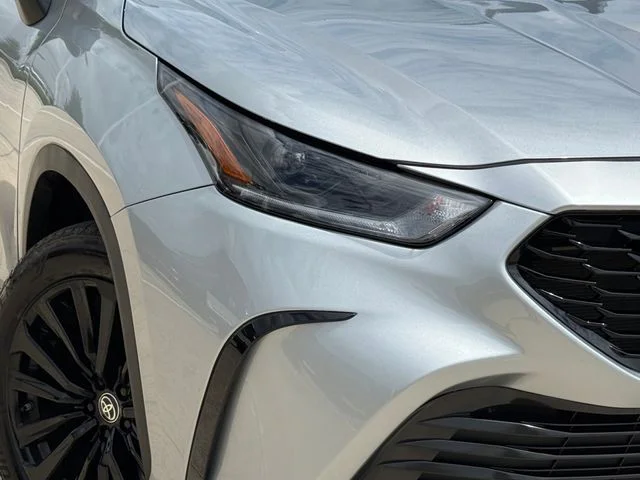 2025 Toyota Highlander - Image 3
