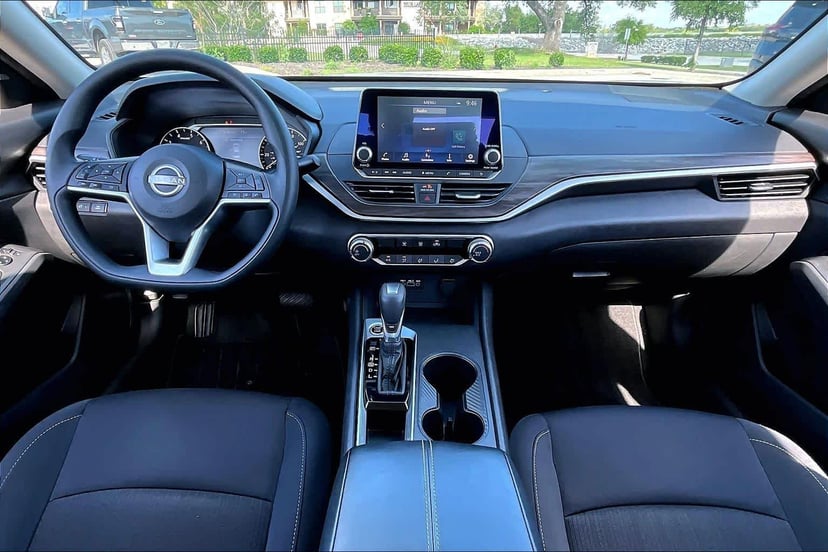 2025 Nissan Altima - Image 16