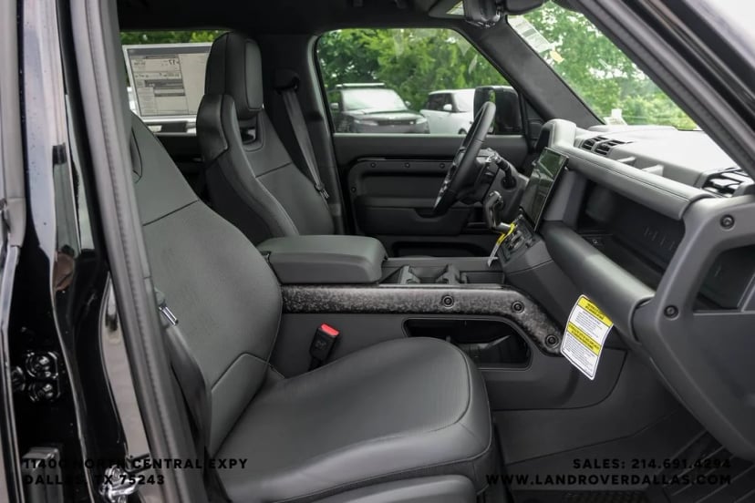 2026 Land Rover Defender 110 - Image 33