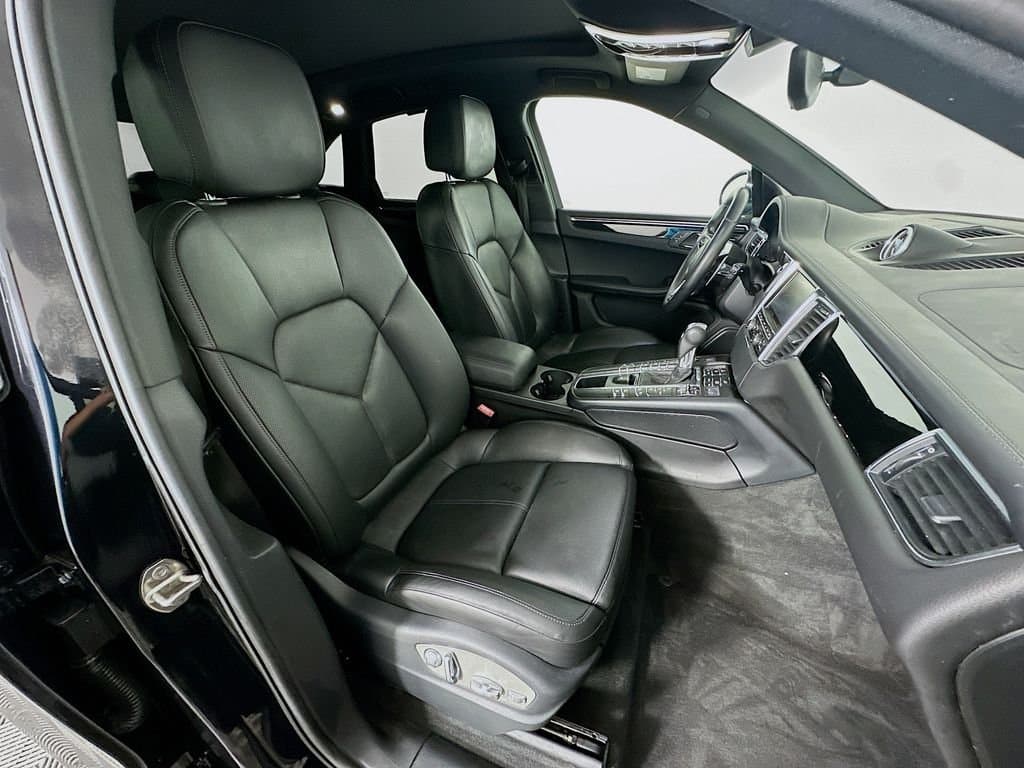 2015 Porsche Macan - Image 29