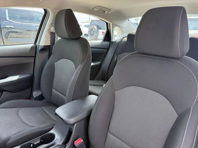 2023 Kia Forte - Image 12