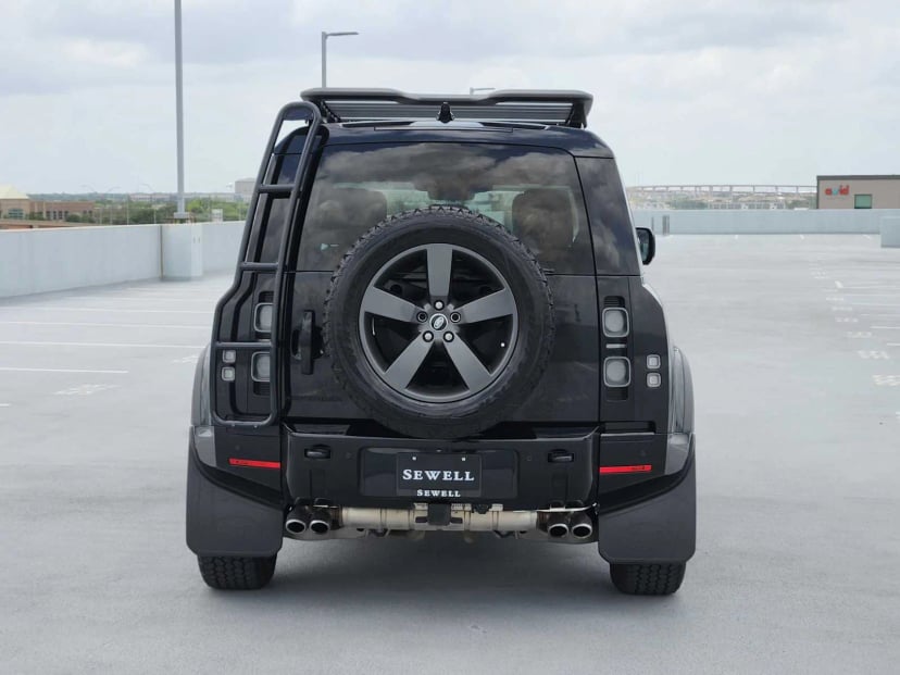 2024 Land Rover Defender - Image 6