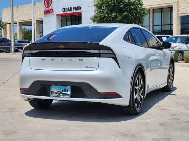 2025 Toyota Prius Plug-in Hybrid - Image 4
