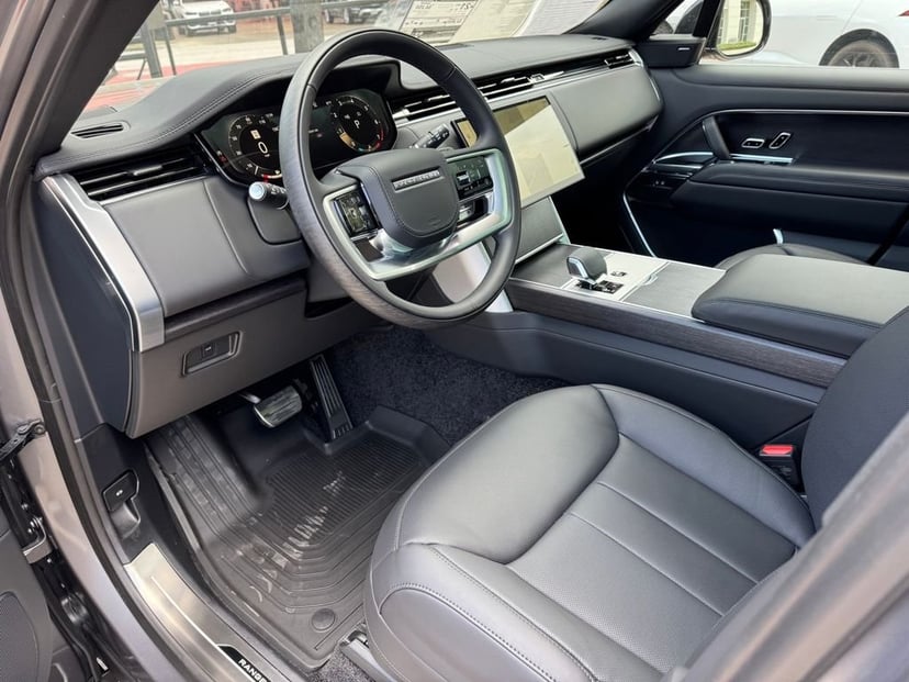 2026 Land Rover Range Rover - Image 2