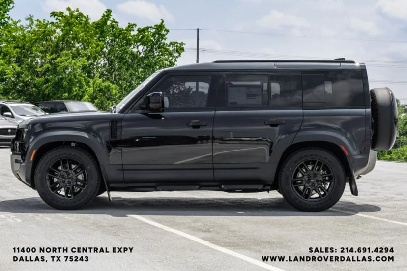 2026 Land Rover Defender 110 - Image 9
