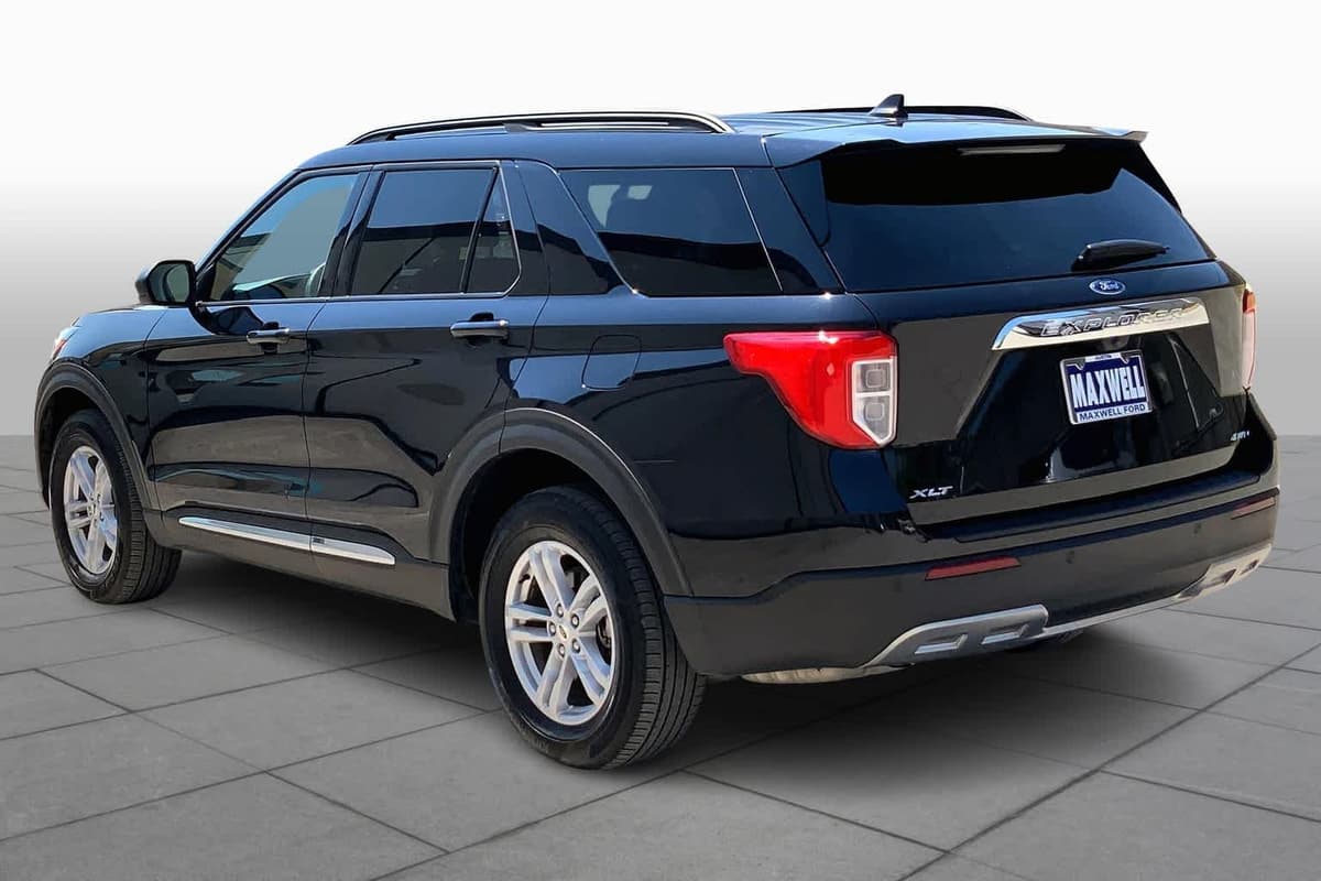 2023 Ford Explorer - Image 12