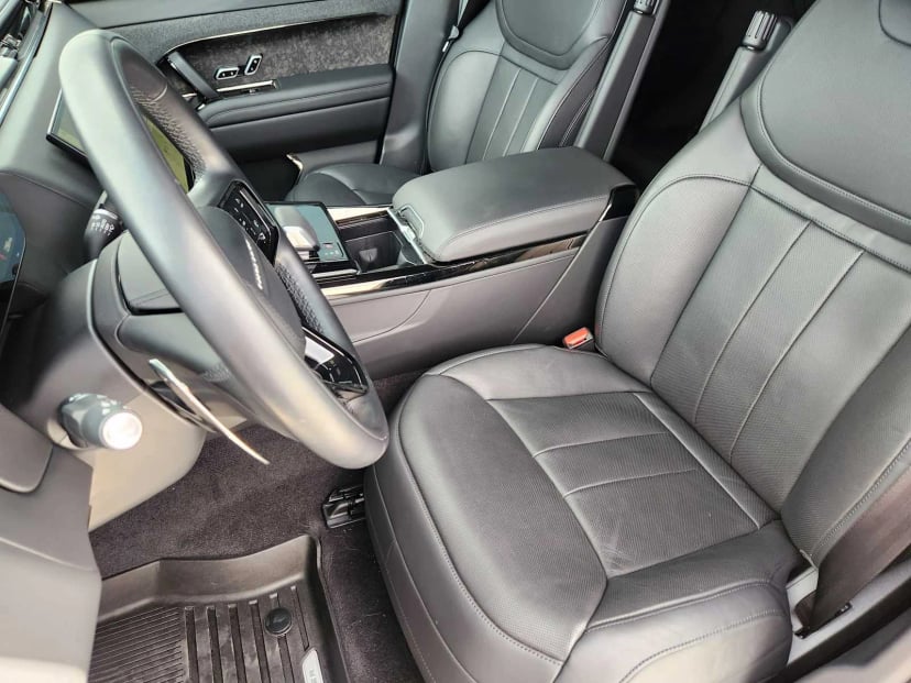 2025 Land Rover Range Rover Sport - Image 12