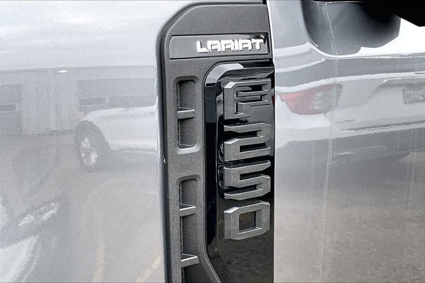 2024 Ford F-250 - Image 12