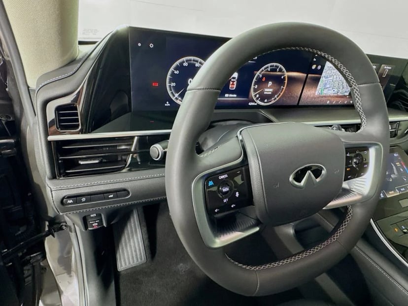 2026 INFINITI QX80 - Image 13