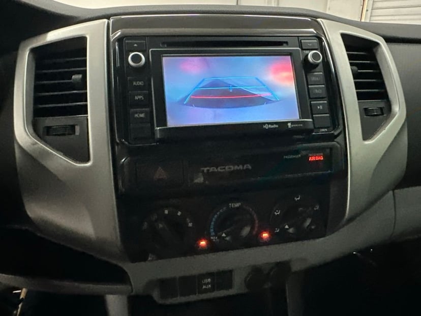 2015 Toyota Tacoma - Image 14