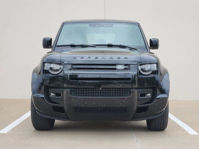 2025 Land Rover Defender 110 - Image 2