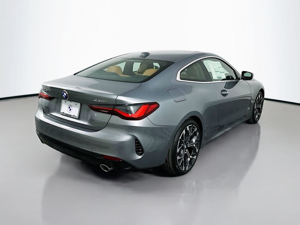 2025 BMW 4 Series - Image 5