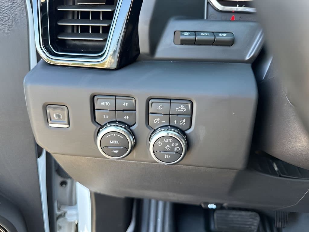 2024 GMC Sierra 1500 - Image 30