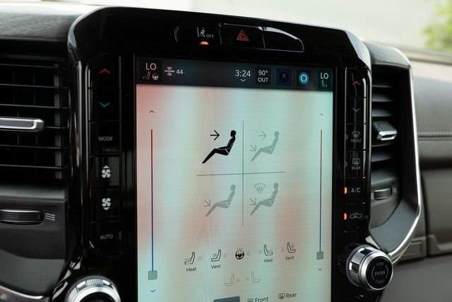 2025 Ram 1500 - Image 16