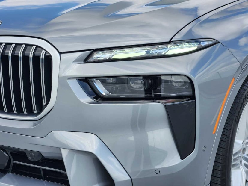 2025 BMW ALPINA XB7 - Image 8