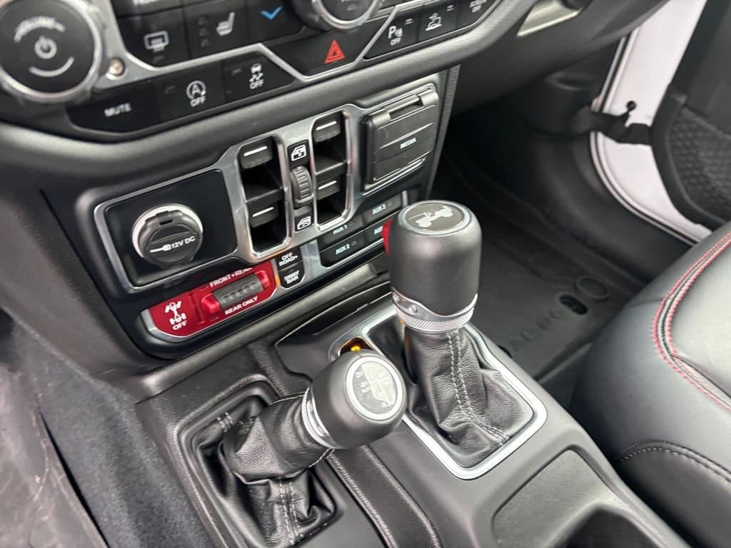 2024 Jeep Wrangler - Image 18