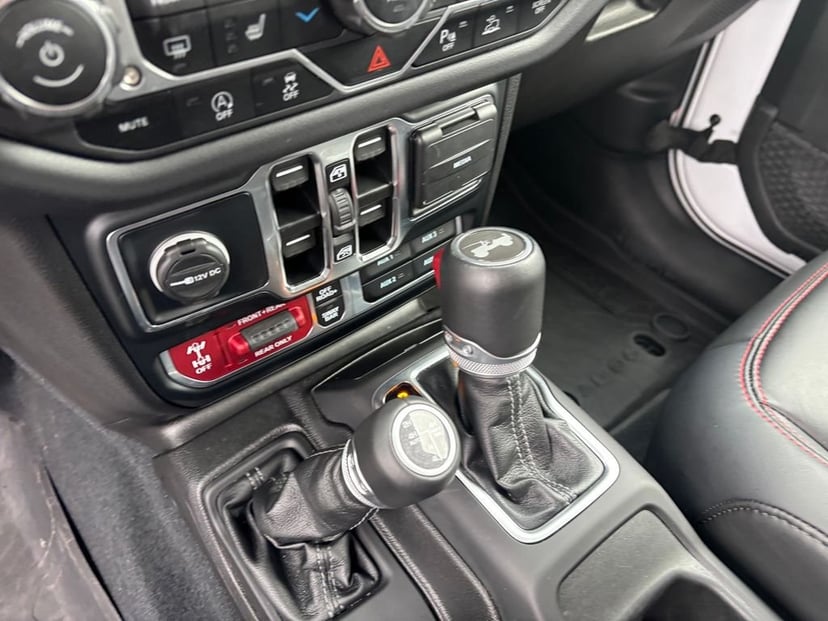 2024 Jeep Wrangler - Image 18
