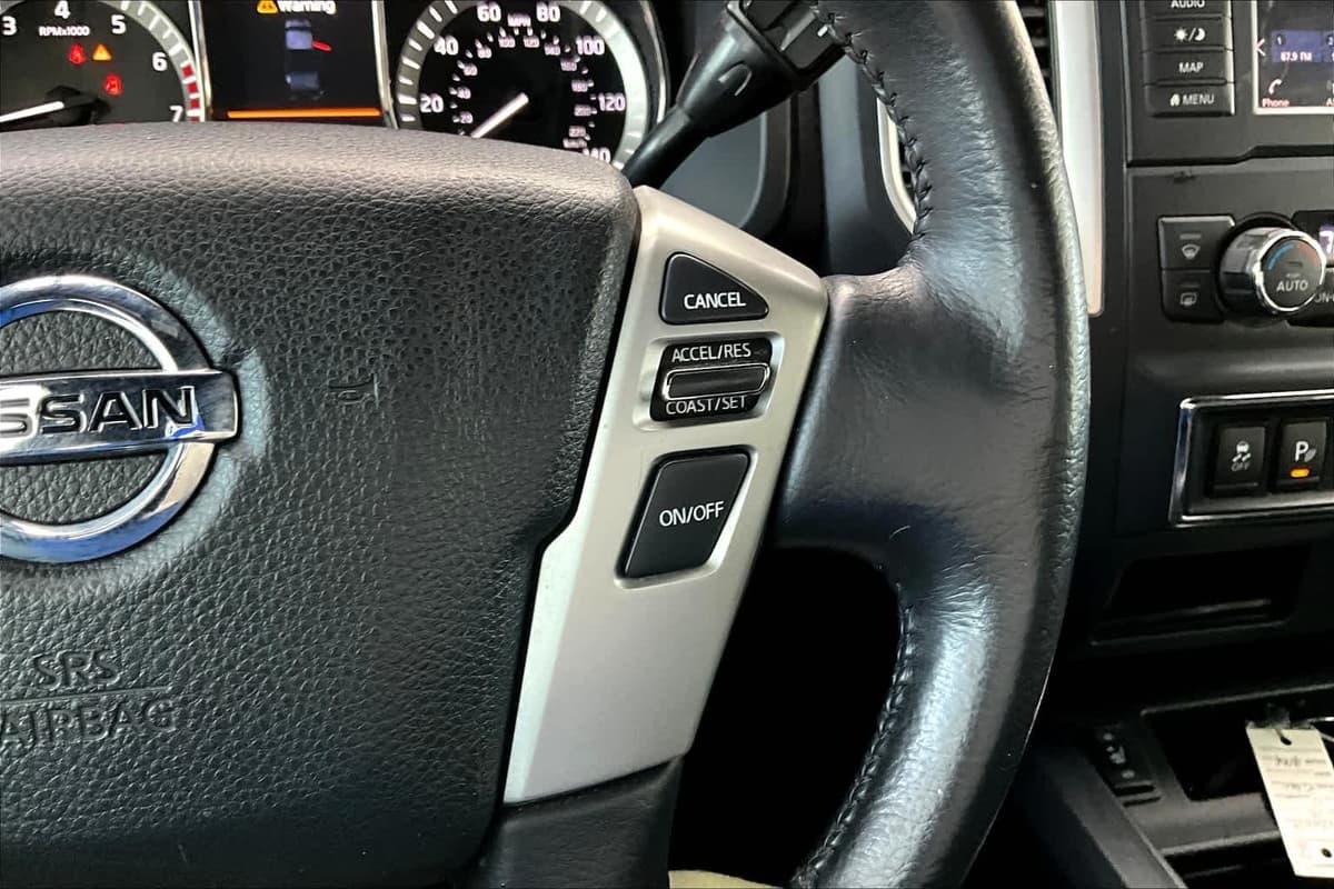 2019 Nissan Titan - Image 23