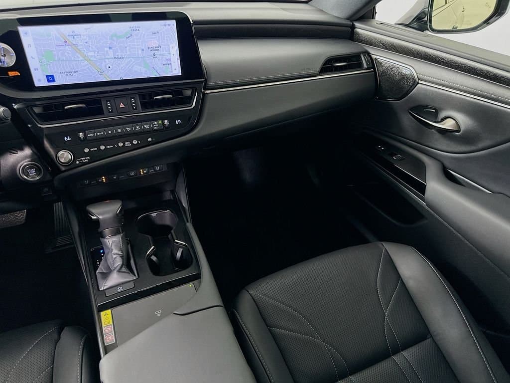 2024 Lexus ES - Image 24