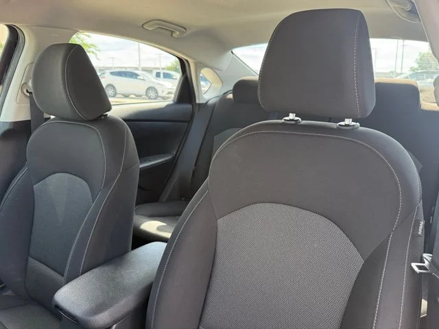 2023 Kia Forte - Image 12