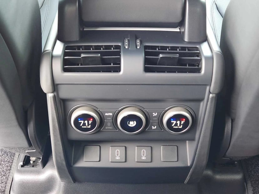 2026 LAND ROVER Defender 110 - Image 31