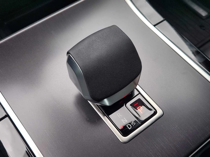 2026 LAND ROVER Range Rover Velar - Image 19