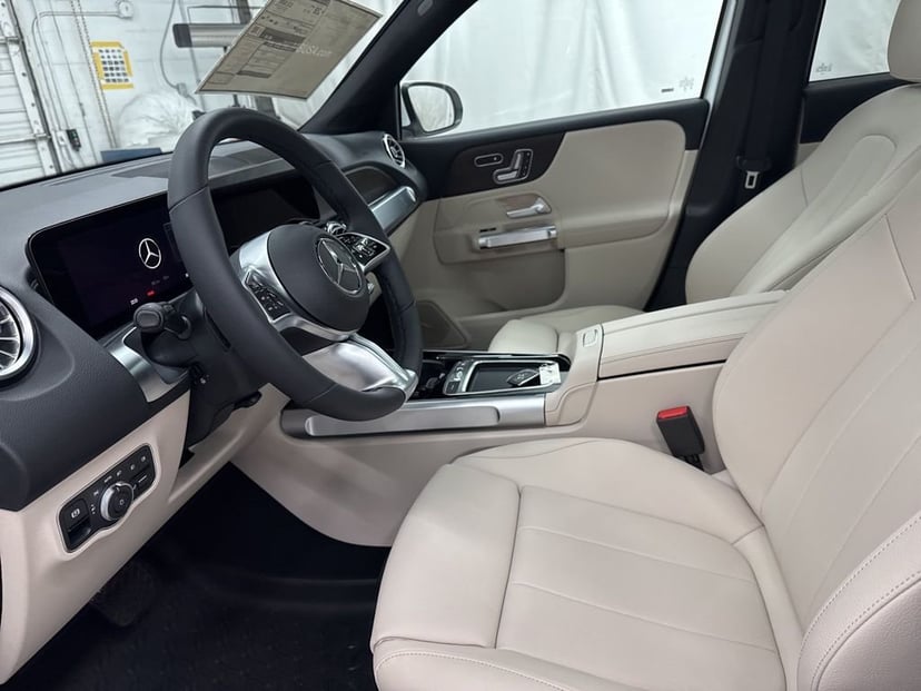 2026 Mercedes-Benz GLB - Image 14