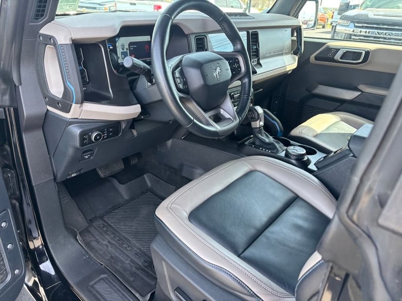 2023 Ford Bronco - Image 7