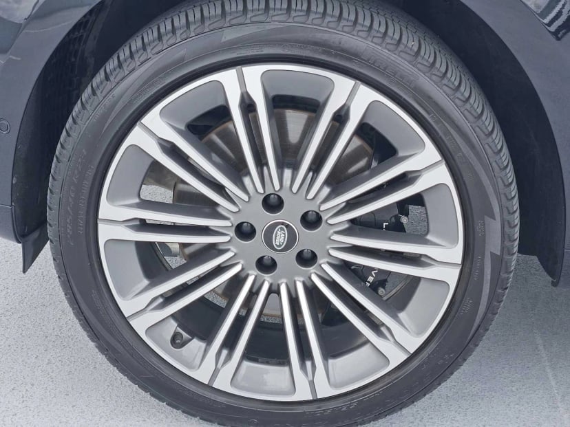 2023 Land Rover Range Rover - Image 10